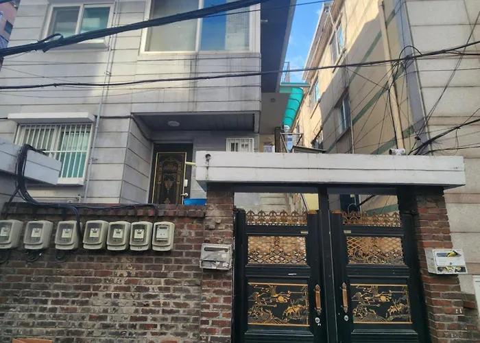 Young Near Hae Hwa Station * Сеул